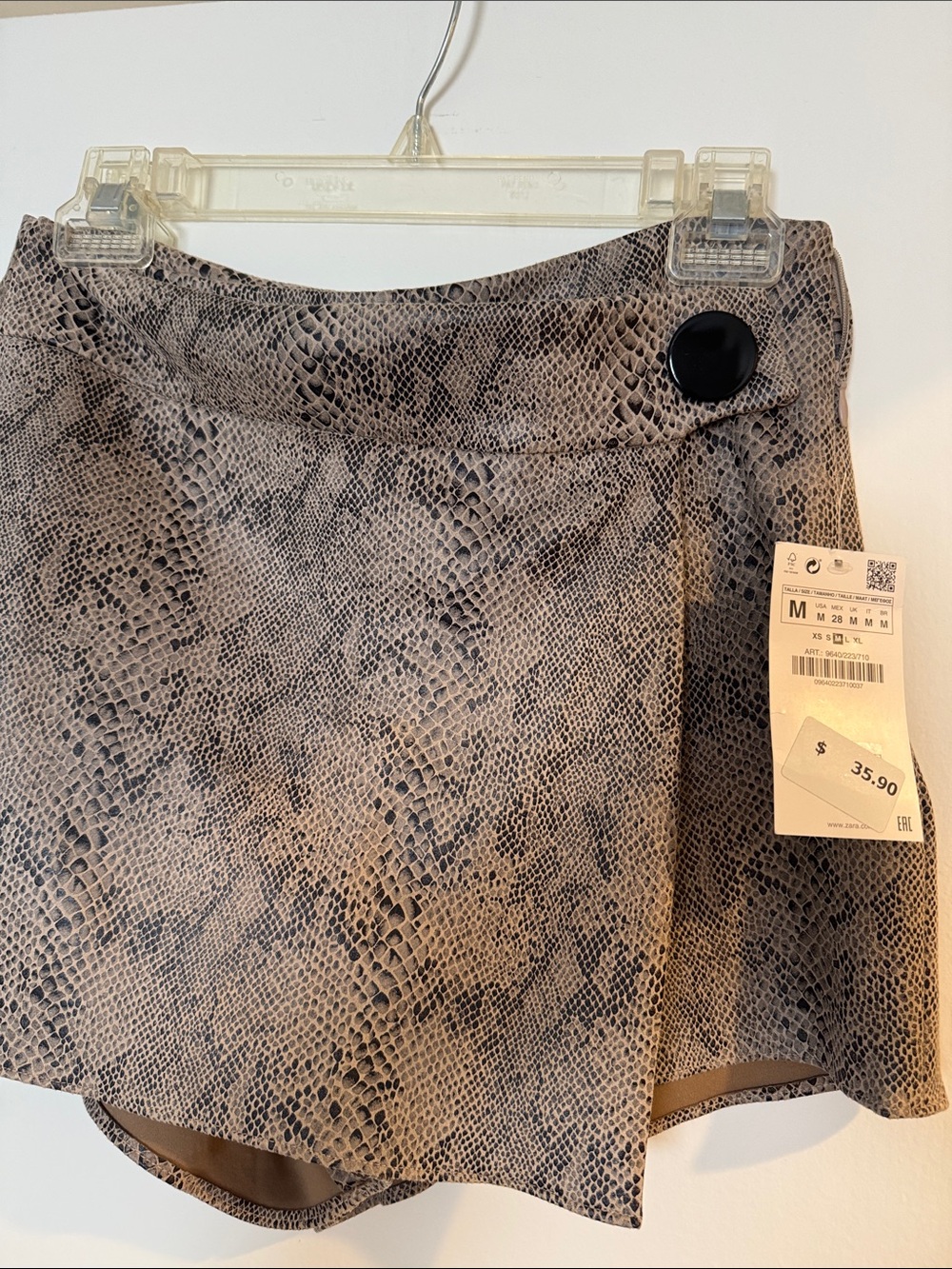 Snake Print Women’s Skort skirt with Button Accent - M